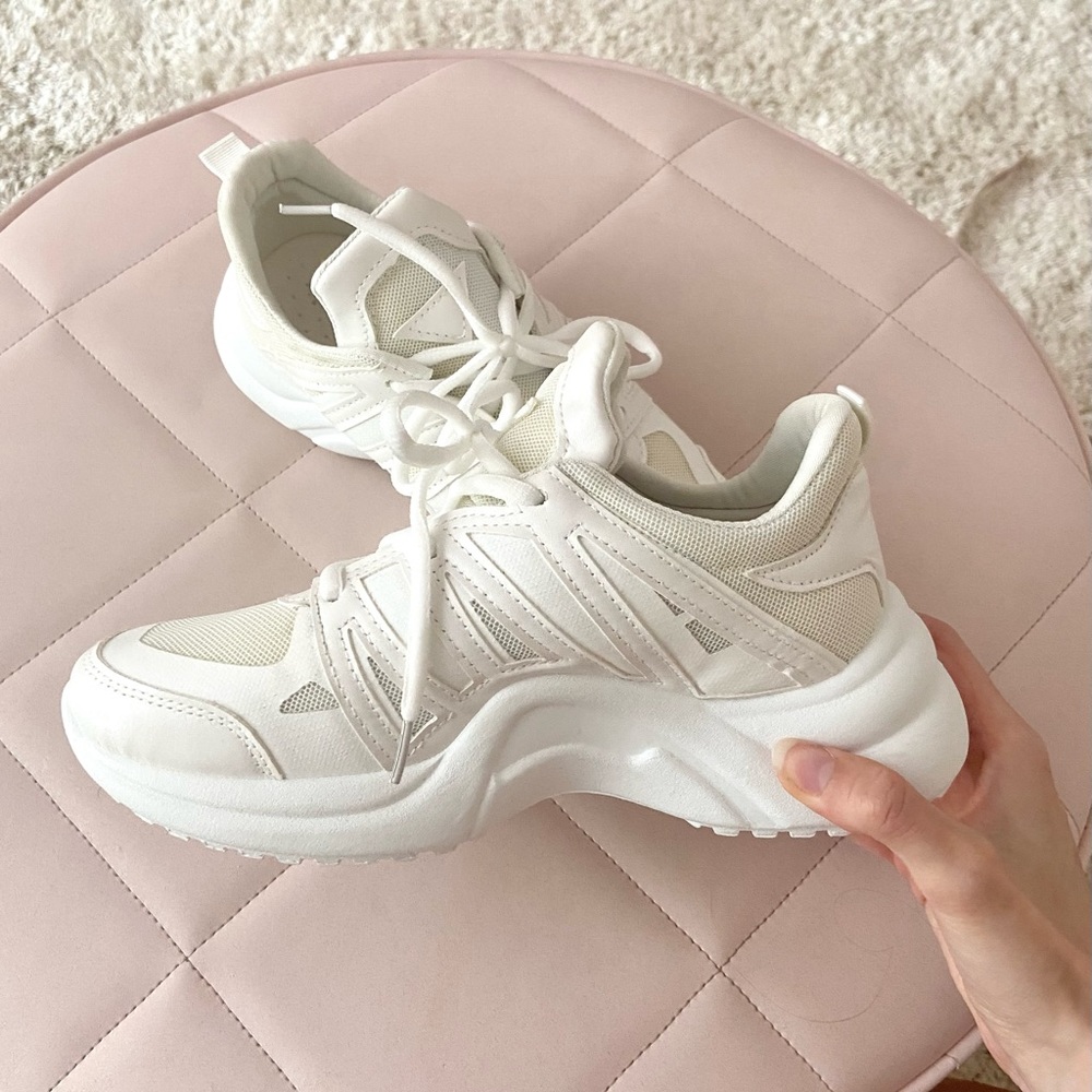 White chunky sneakers